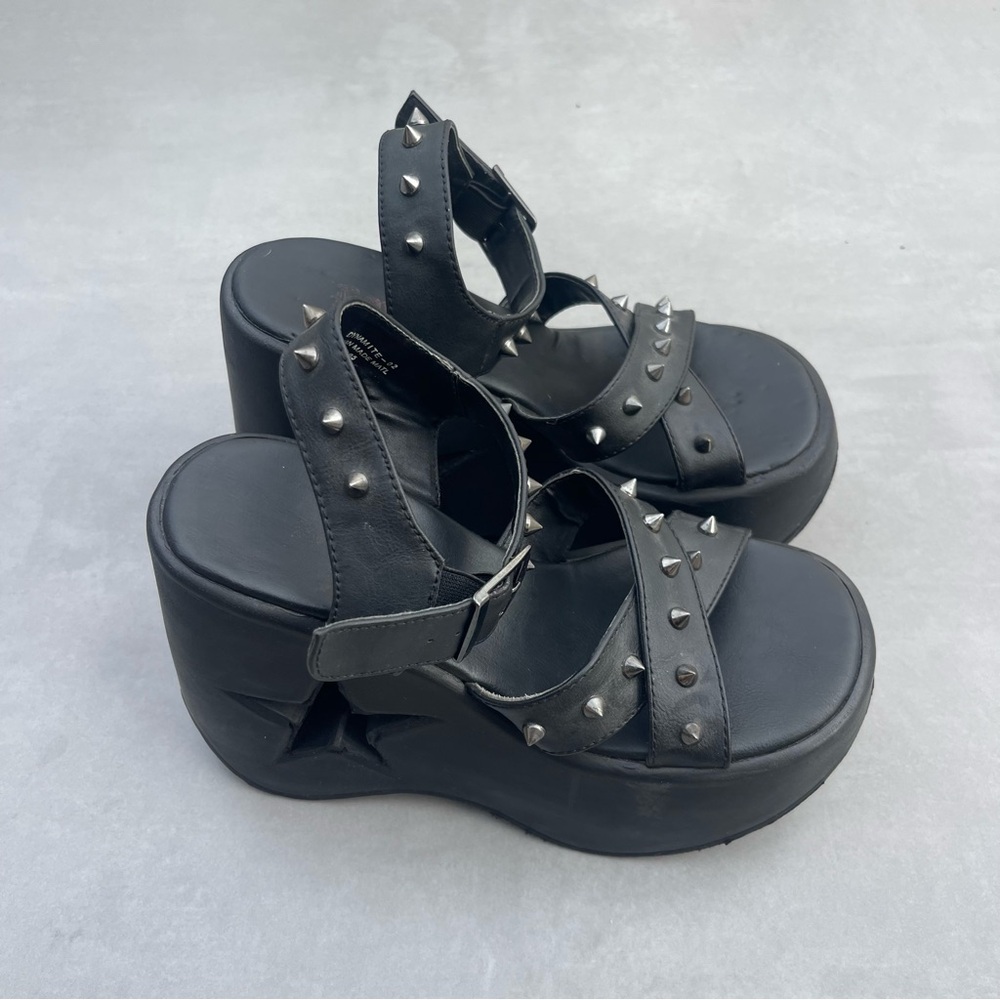 Demonia Dynamite 02 Platform Sandals - Picture 2 of 6